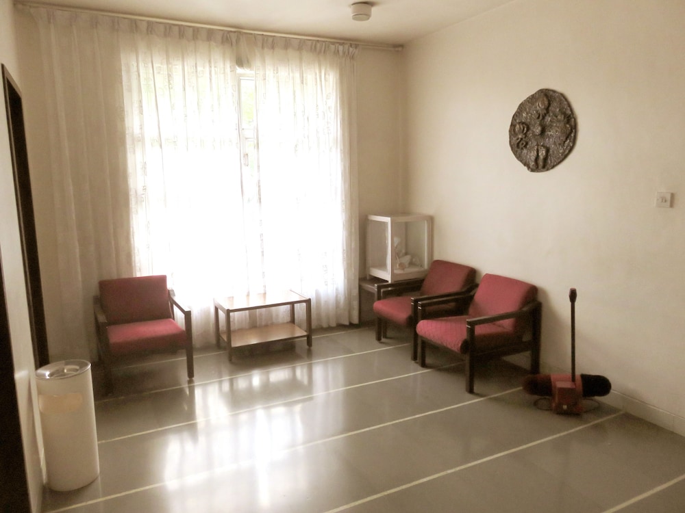 Hotel Ashish Plaza 26/30