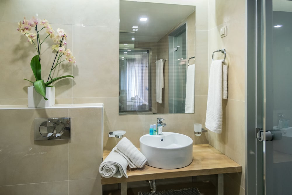 Ilios Hotel 44/47