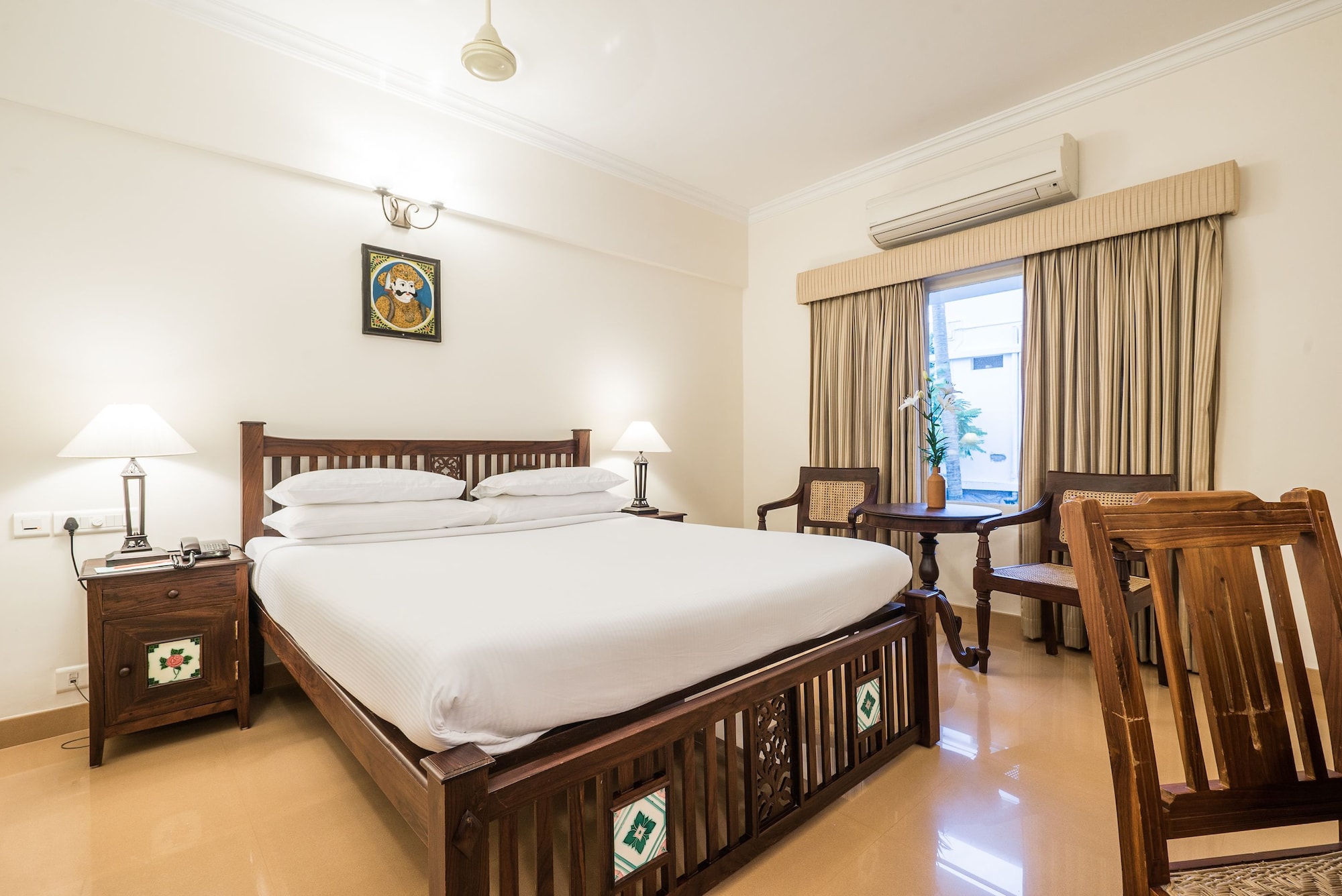 SUPERIOR, KING BED