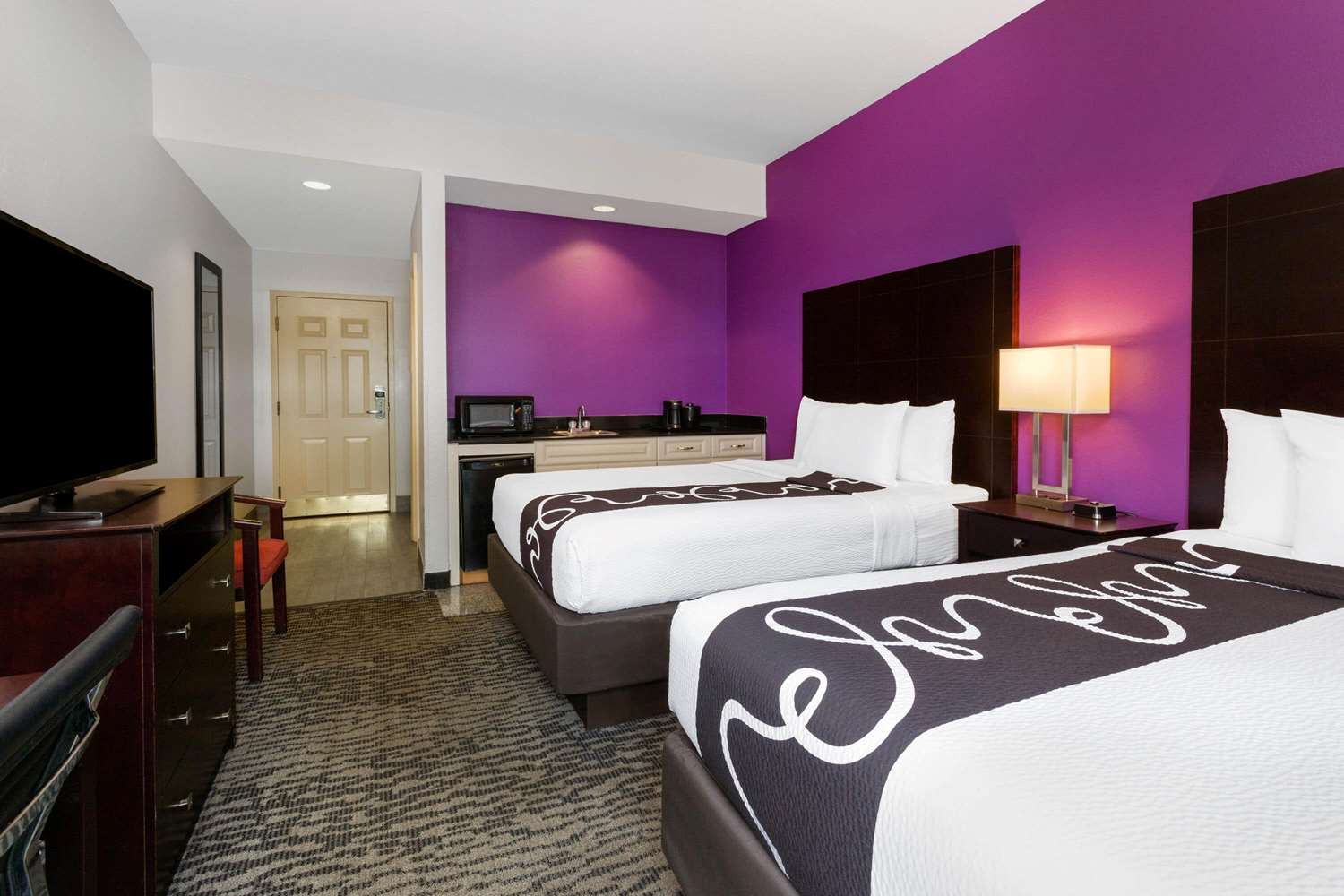 La Quinta Inn & Suites by Wyndham - Tampa South 8/27