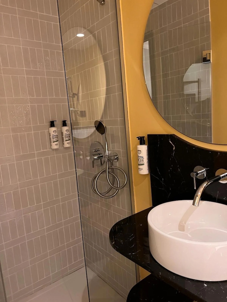 Le Clark Hotel Paris 47/50
