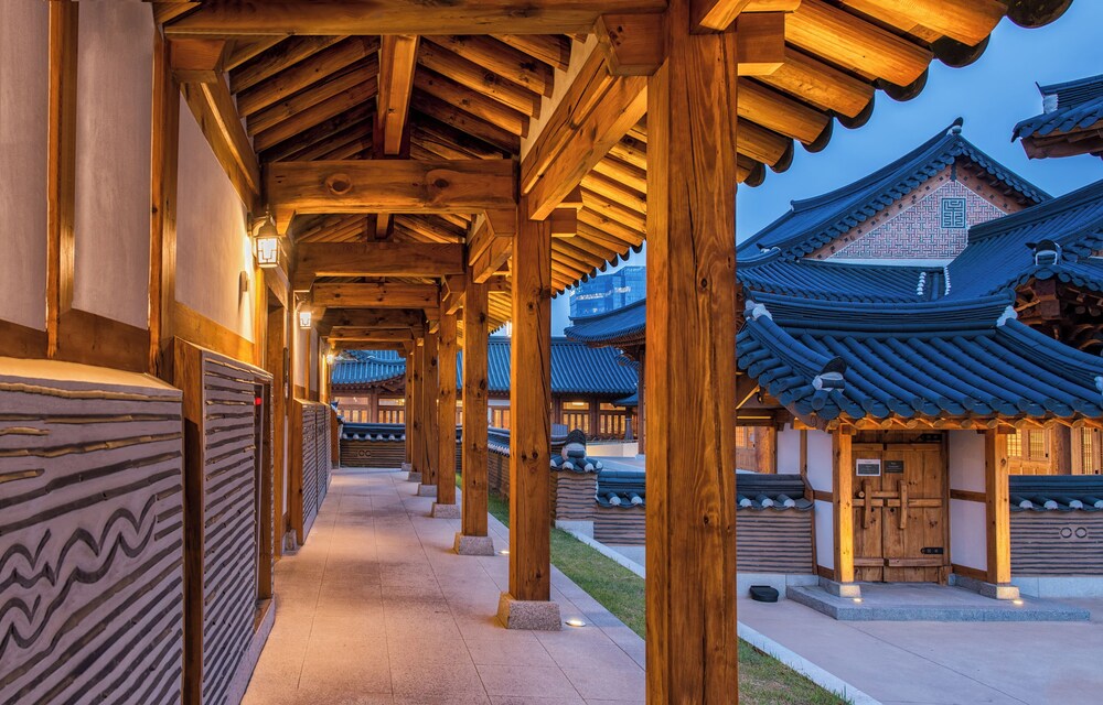Gyeongwonjae by Walkerhill 54/57