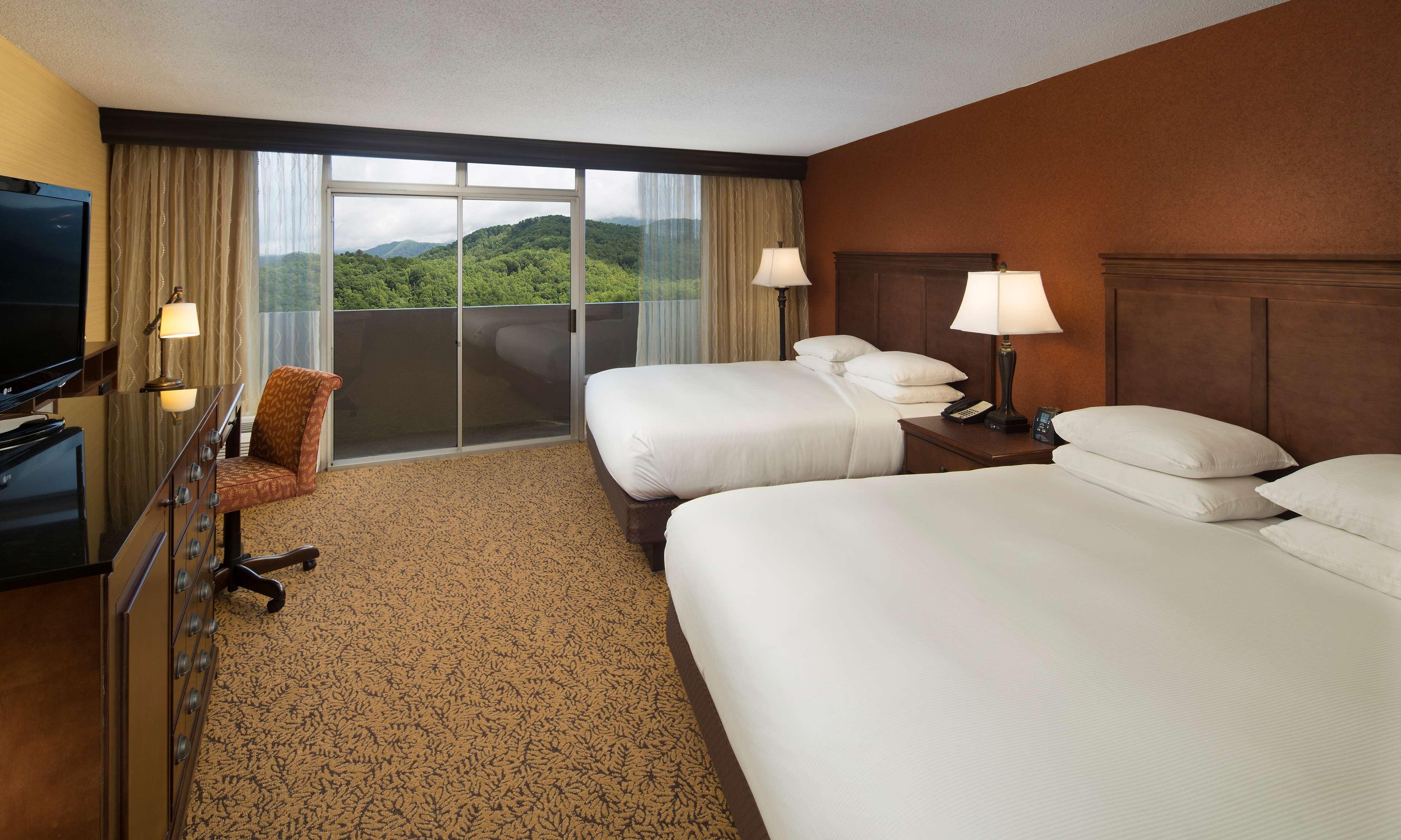ROOM, 2 KING BEDS, CITY VIEW, BALCONY
