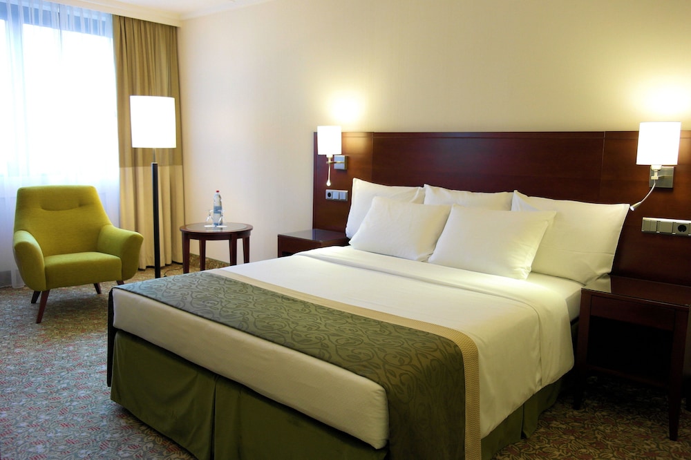 Courtyard By Marriott Seestern 7/43