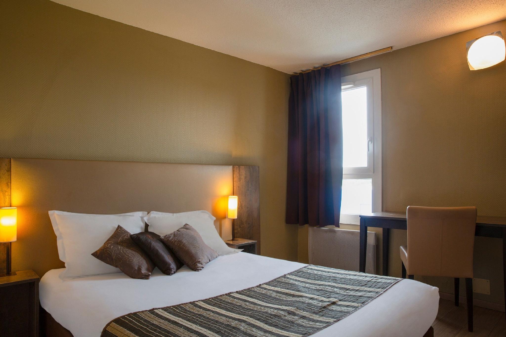 Standard, Quadruple, Twin Beds
