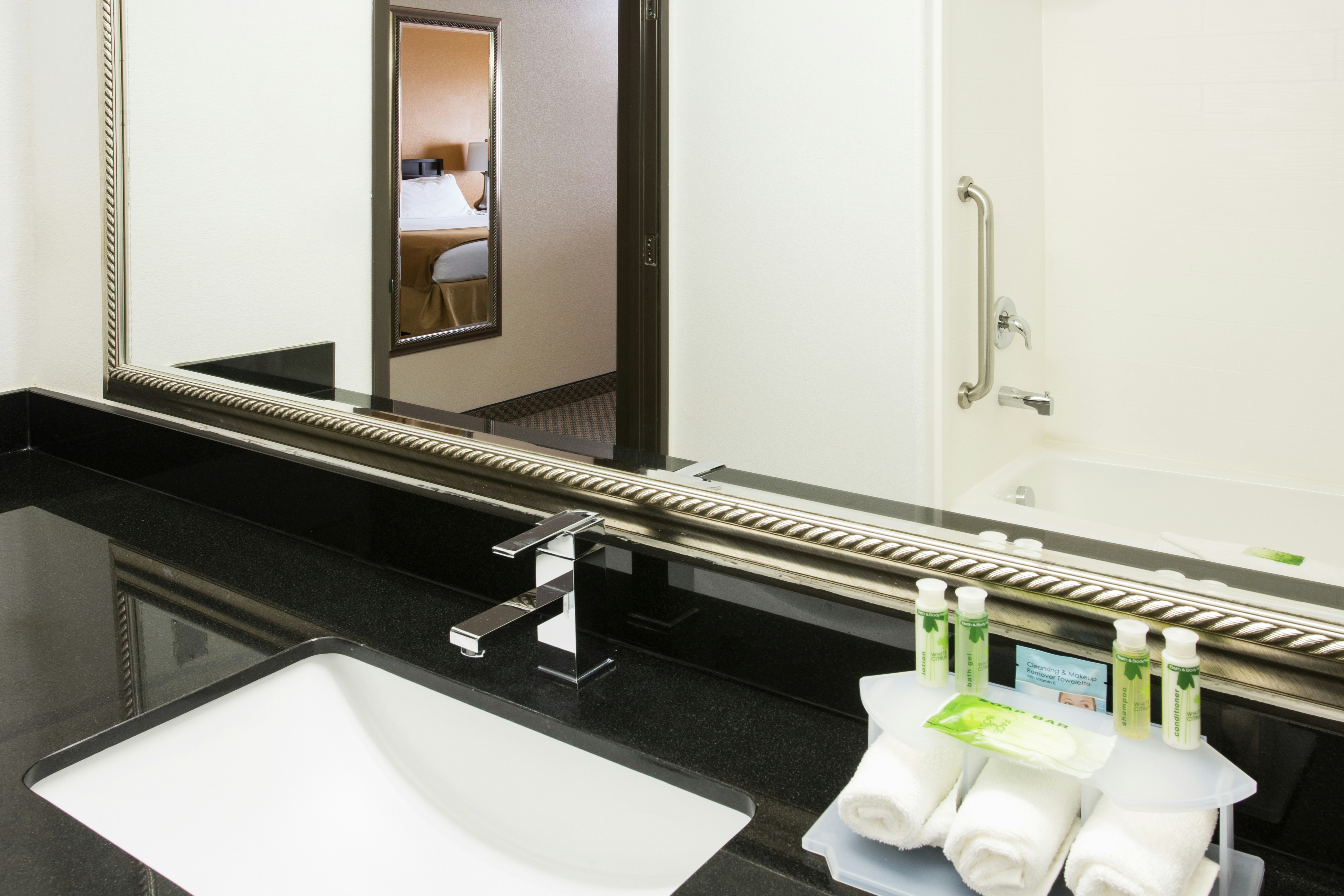 Holiday Inn Express Pendleton 69/71