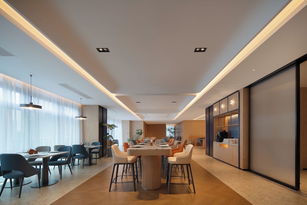 YiWu Zhonglian Kaixin Hotel 56/75