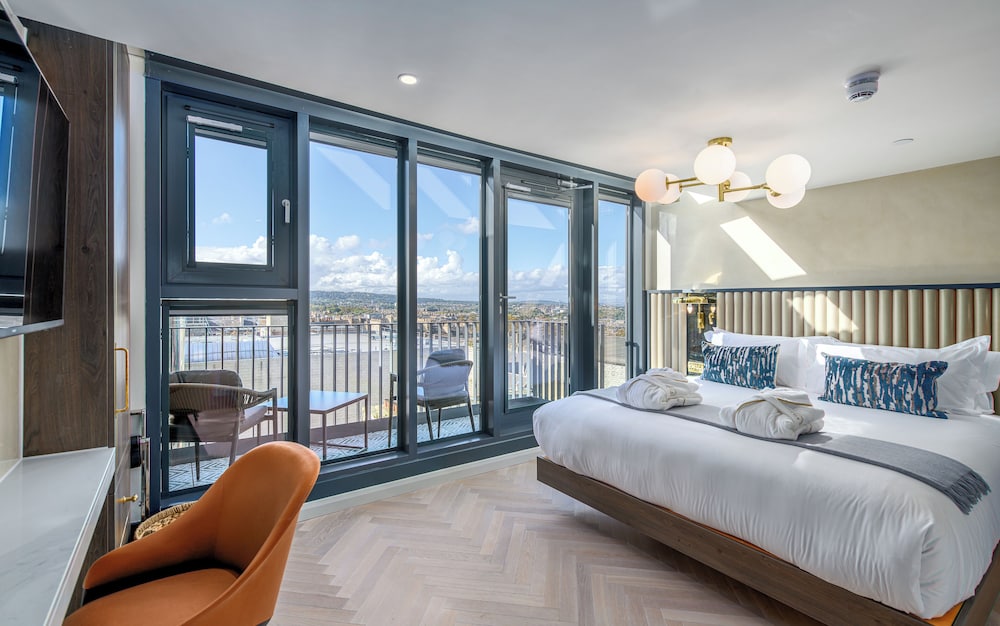 Penthouse Suite, King and Queen Bed