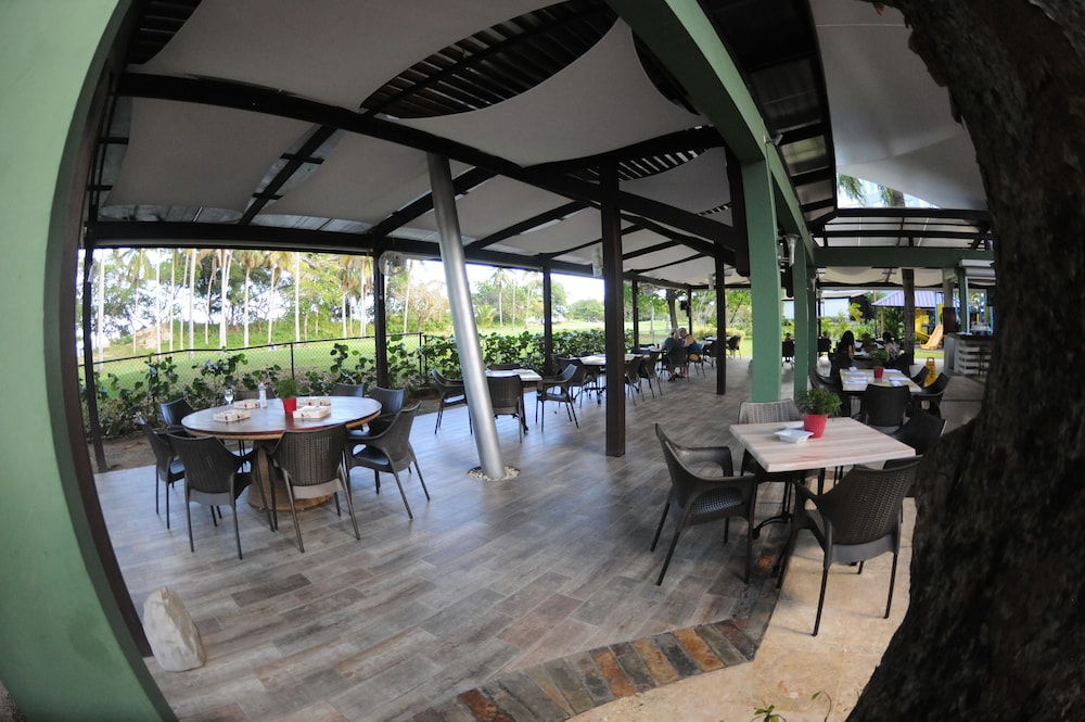 Blue Jacktar Hotel And Golf 77/89