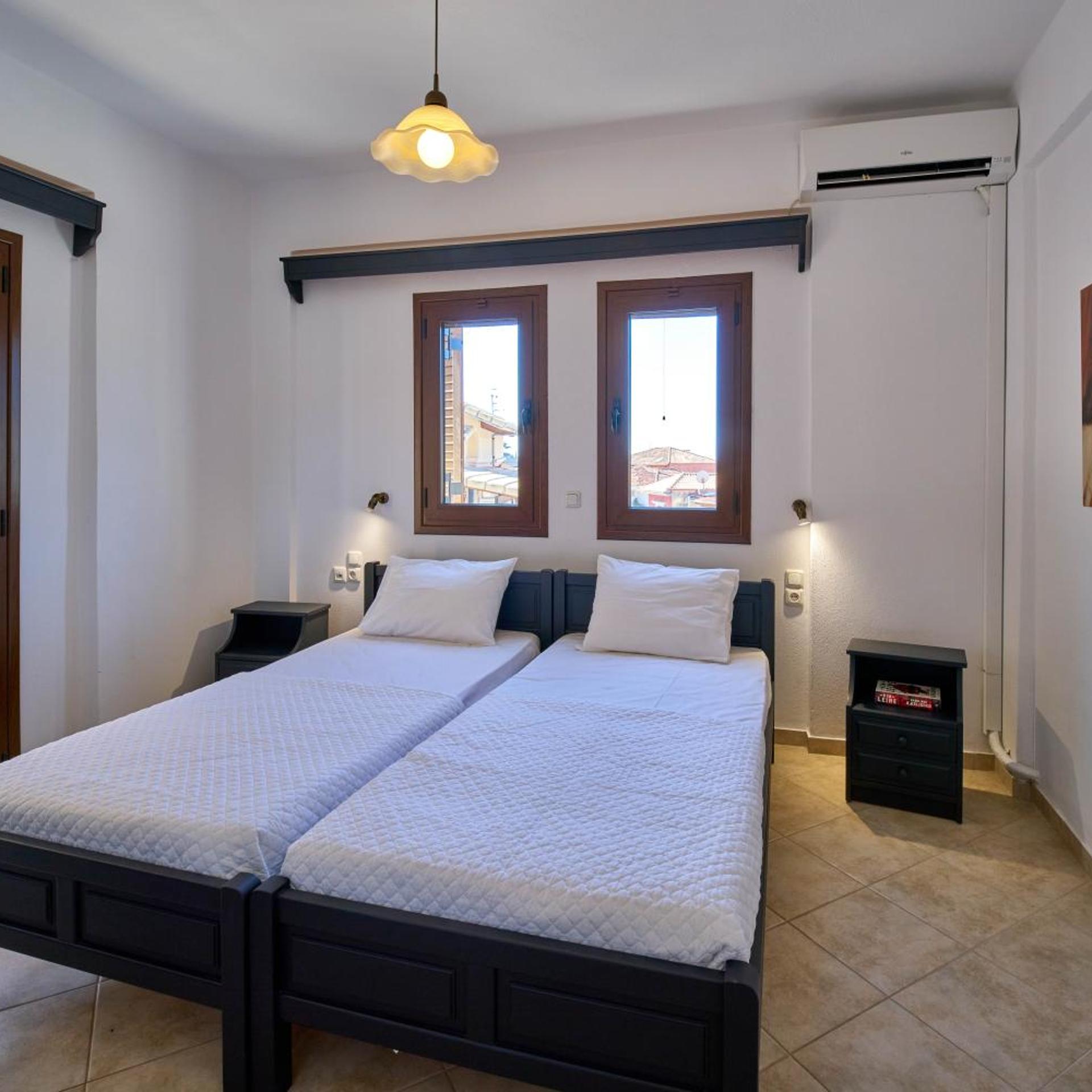 SIFAKIS HOUSE 28/65