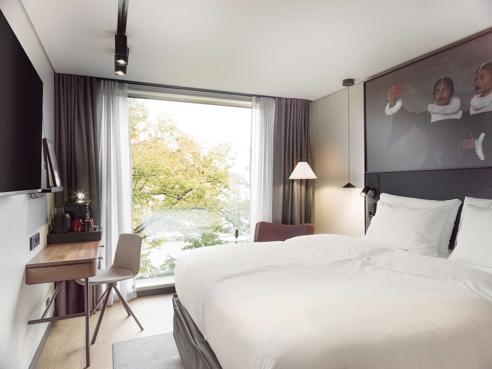 Radisson RED Helsinki 24/66