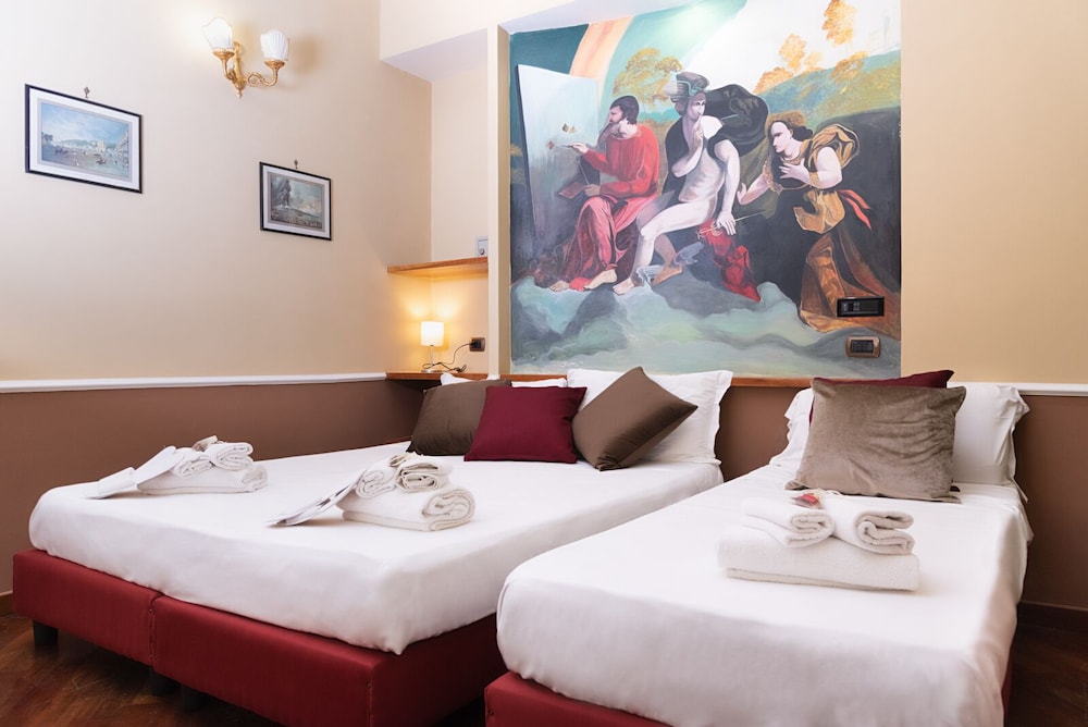 ROOM, QUADRUPLE