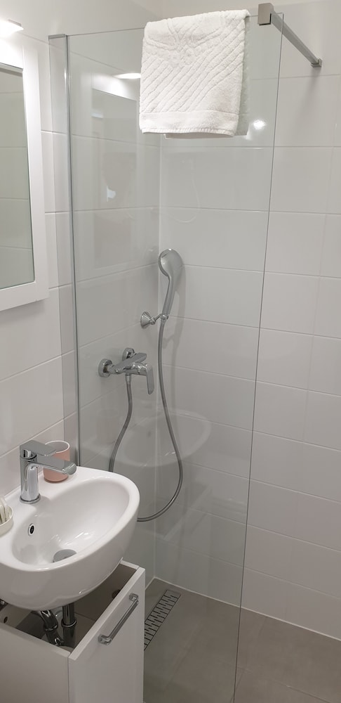 BOUTIQUE HOSTEL JOYCE 45/50