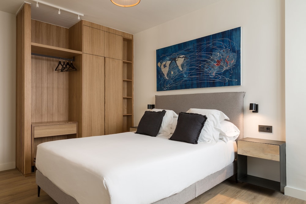 PUERTA CATEDRAL SUITES 13/50