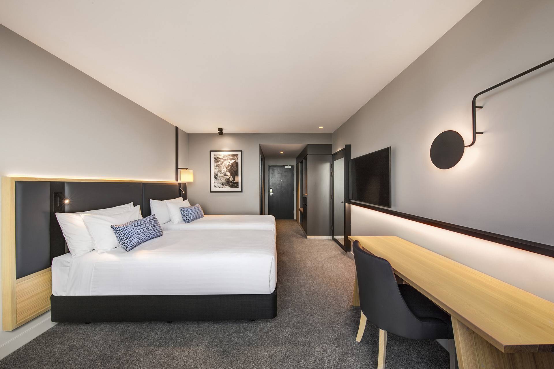 GUEST ROOM, DOUBLE OR TWIN BED, ACCESSIBLE