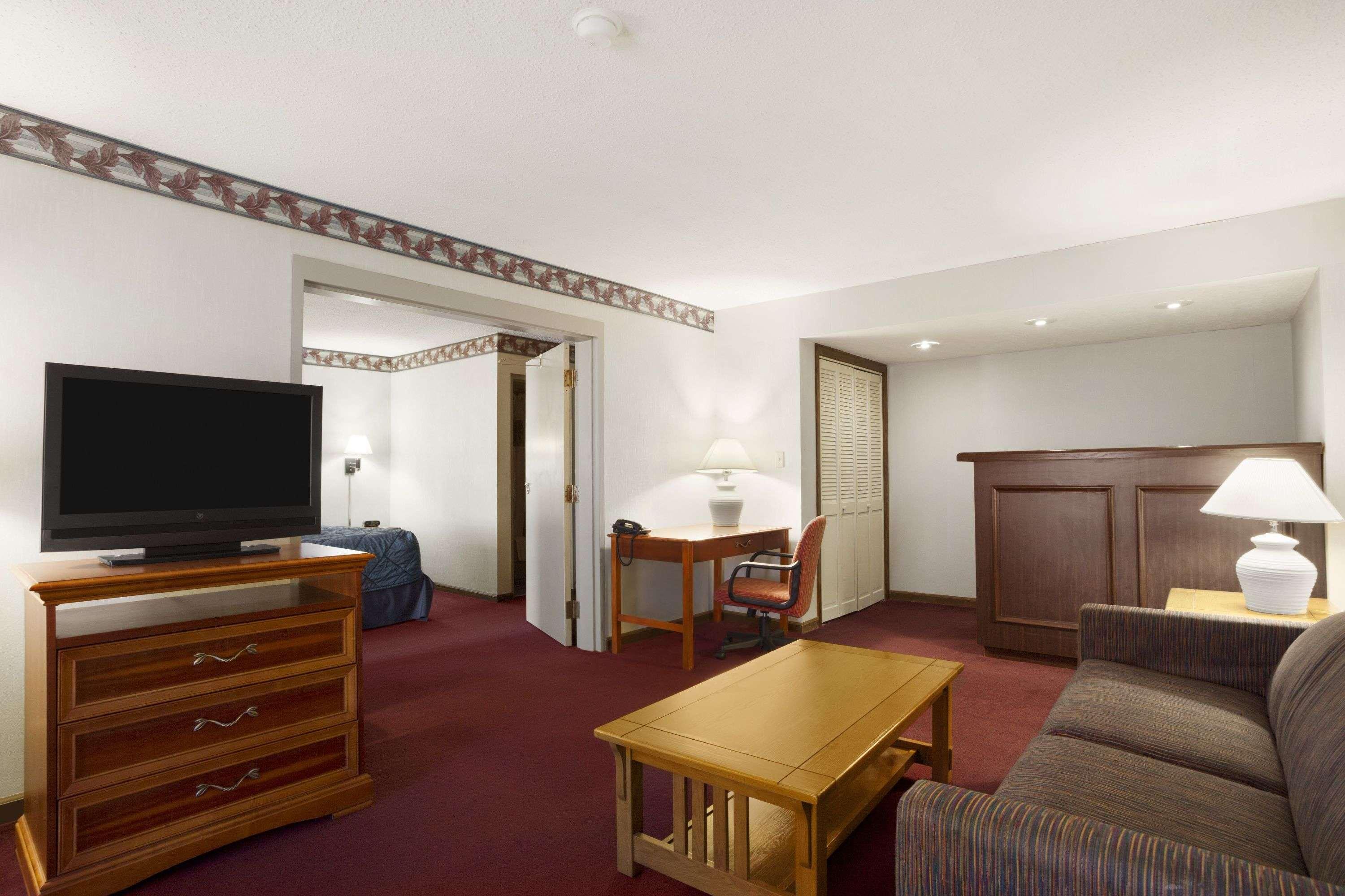 Ramada Batesville Arkansas 6/11