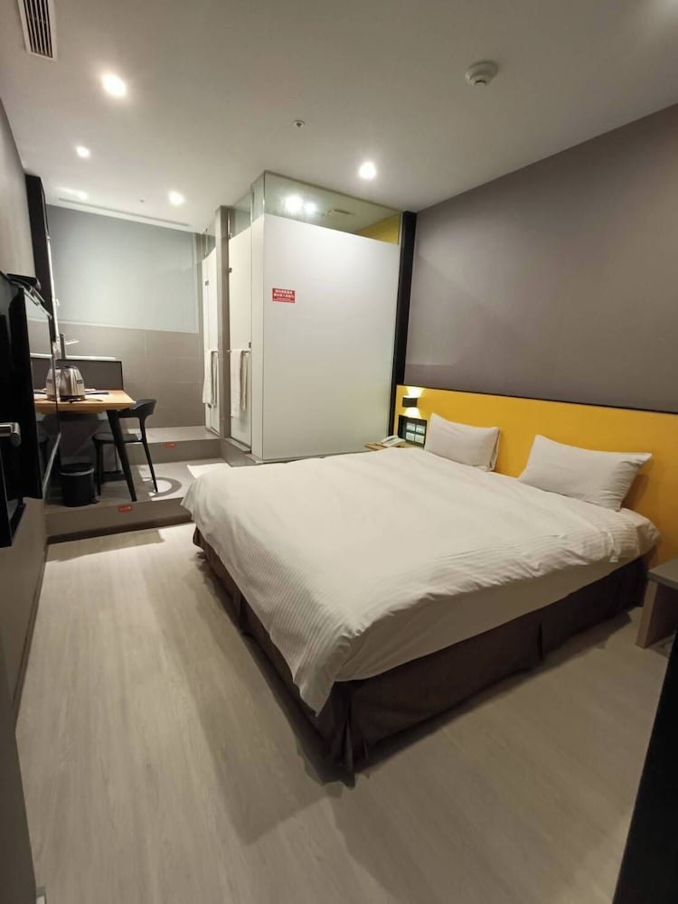 Walker-Taoyuan 6/50