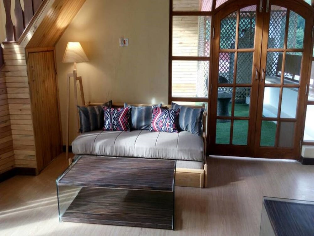 The Manali Inn 50/74