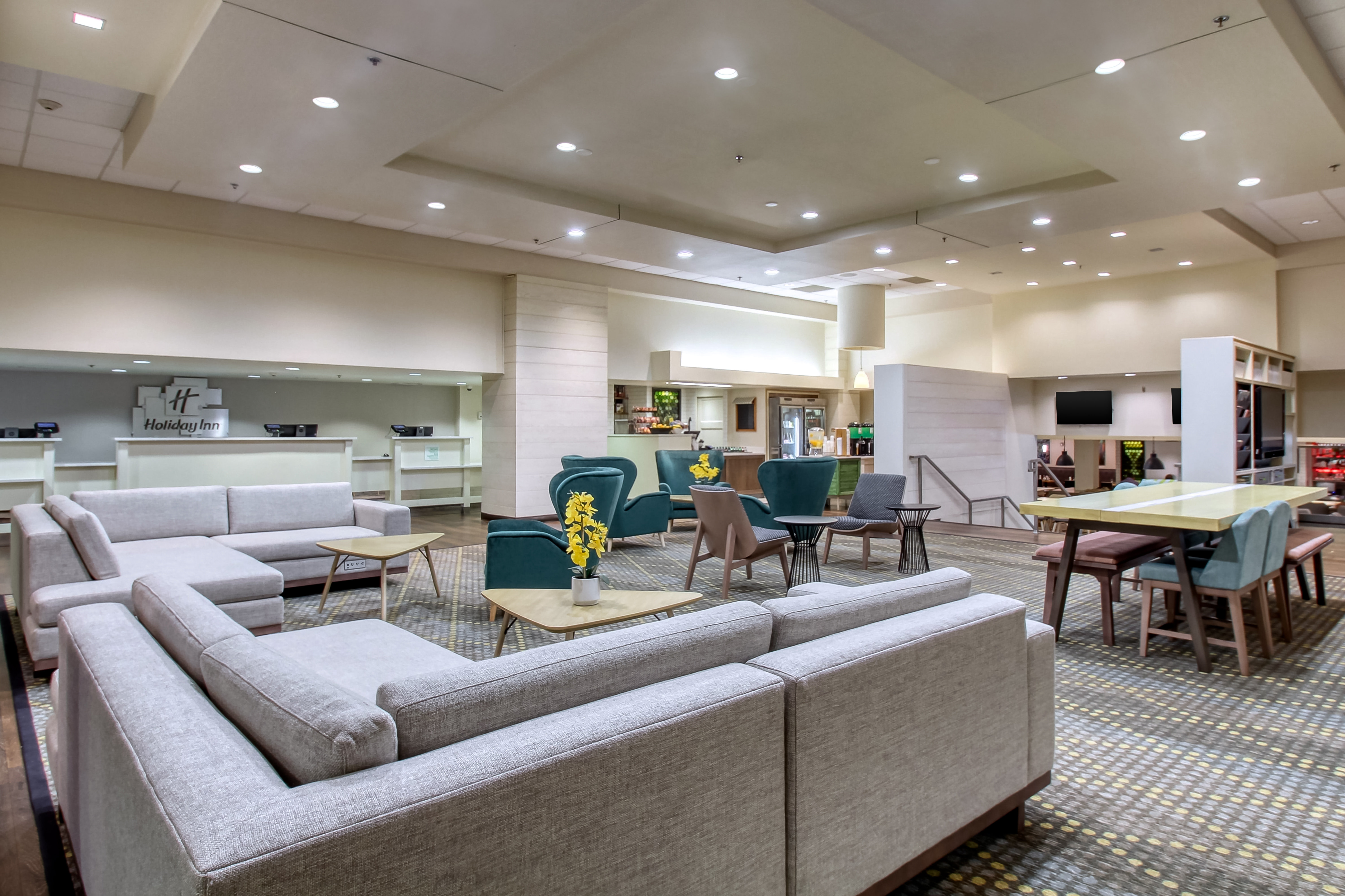 Holiday Inn Hotel Suites Atlanta Airport North 13/42