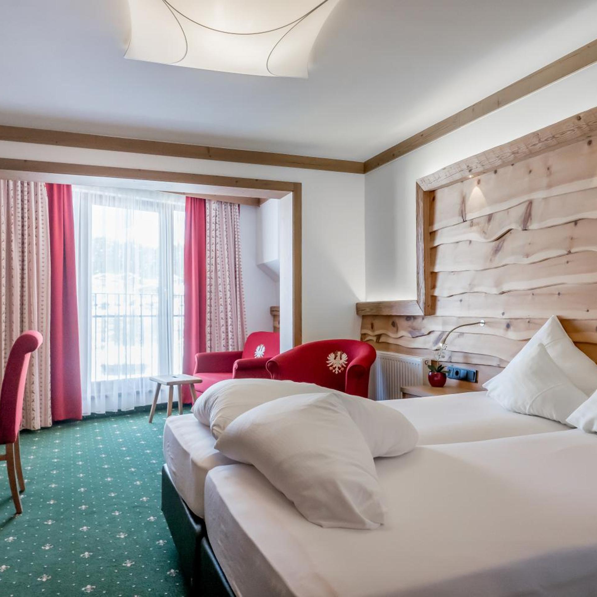 DELUXE, DOUBLE BED