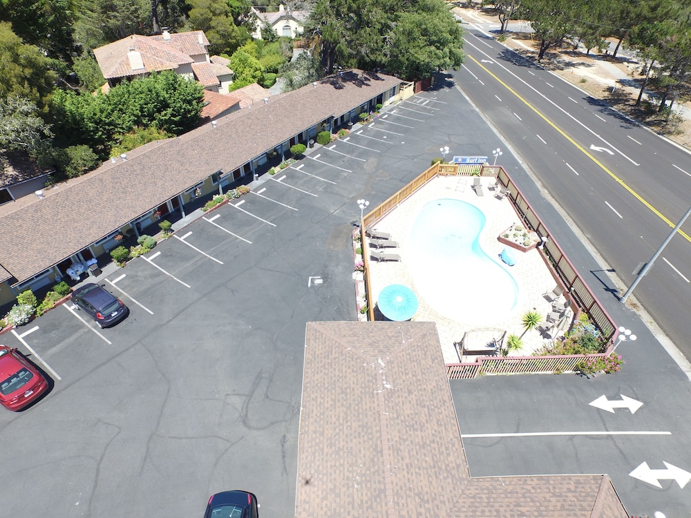 Monterey Surf Inn 31/40