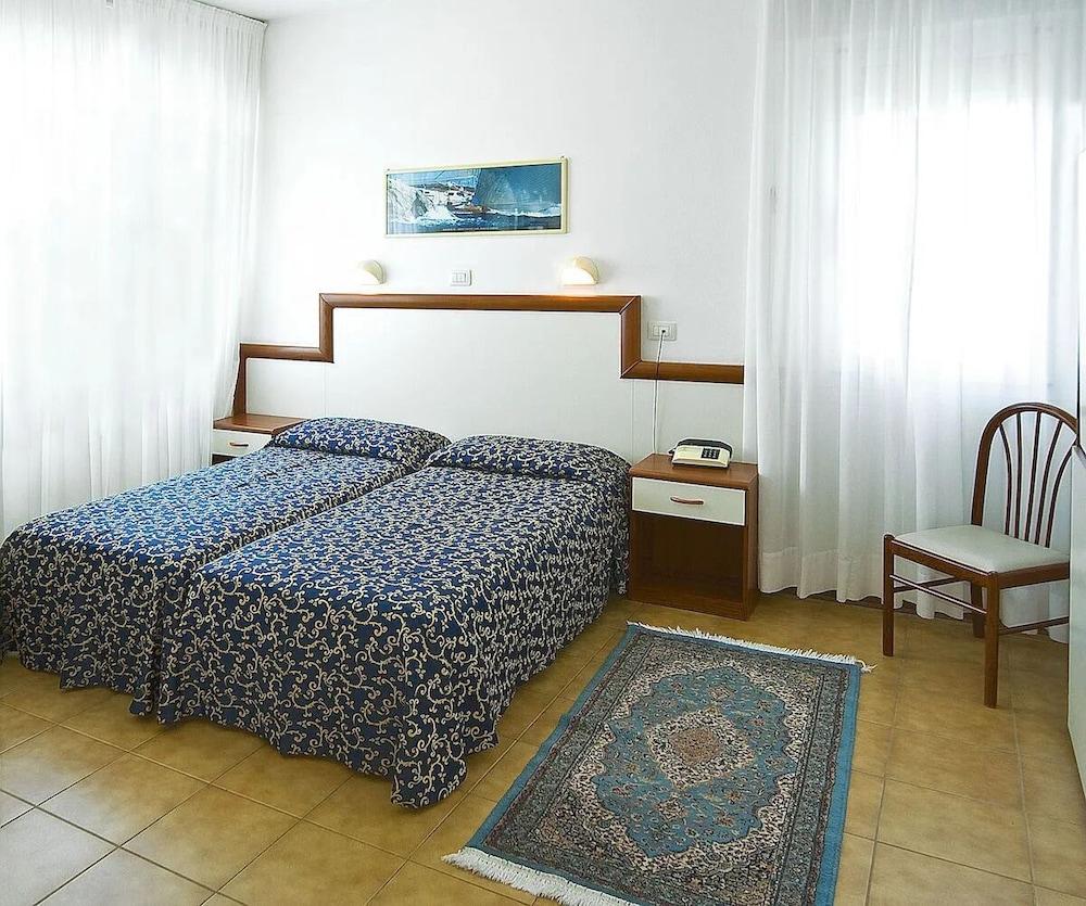 Hotel Bolivar 14/24