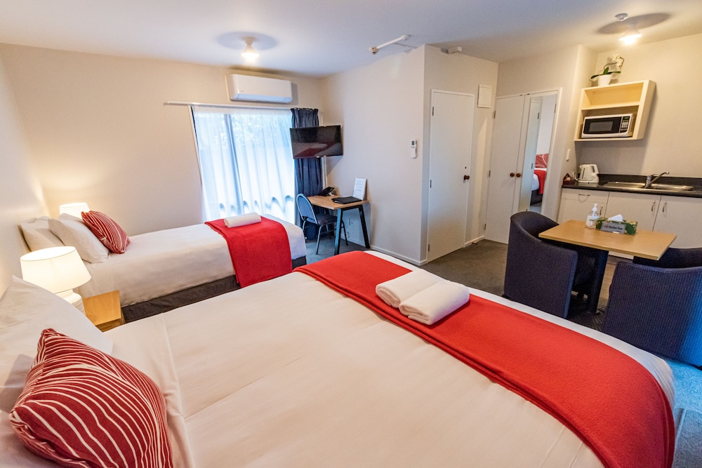 GRAND, STUDIO, KITCHENETTE, ACCESSIBLE