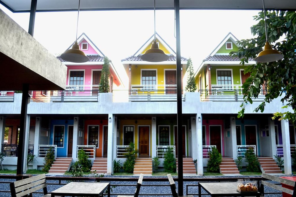 Toffee House Resort 4/47