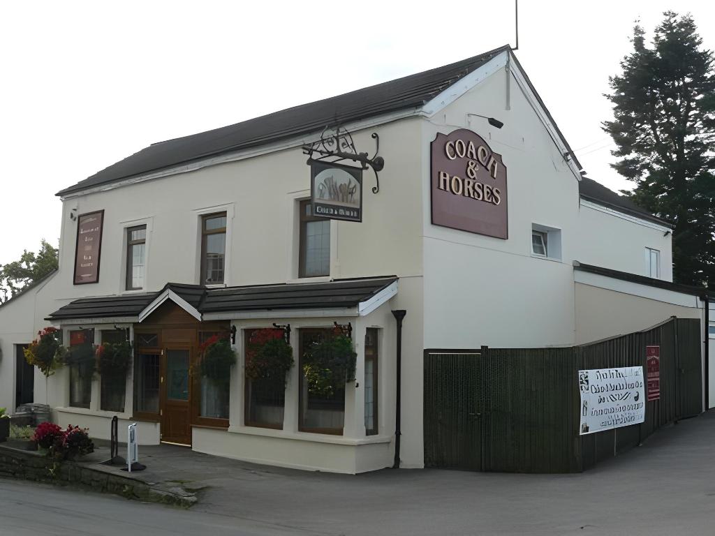 The Coach & Horses Inn 2/6