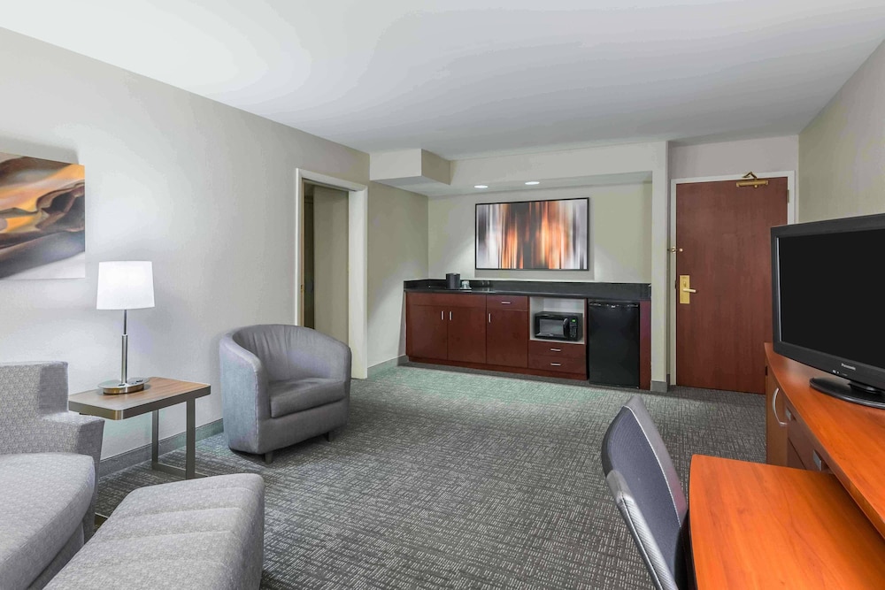Courtyard By Marriott Knoxville Cedar Bluff 14/39