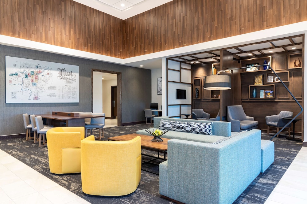 Hyatt Place Flint/Grand Blanc 30/47