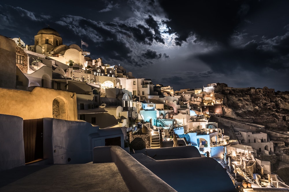 Hyperion Oia Suites 36/45