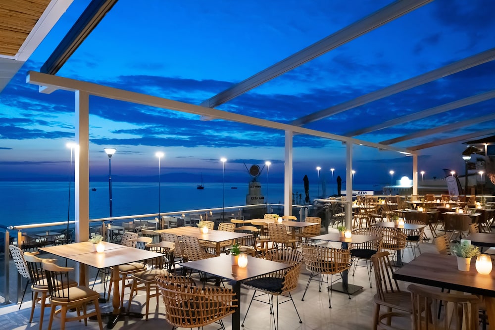Sea Level Hotel 30/40