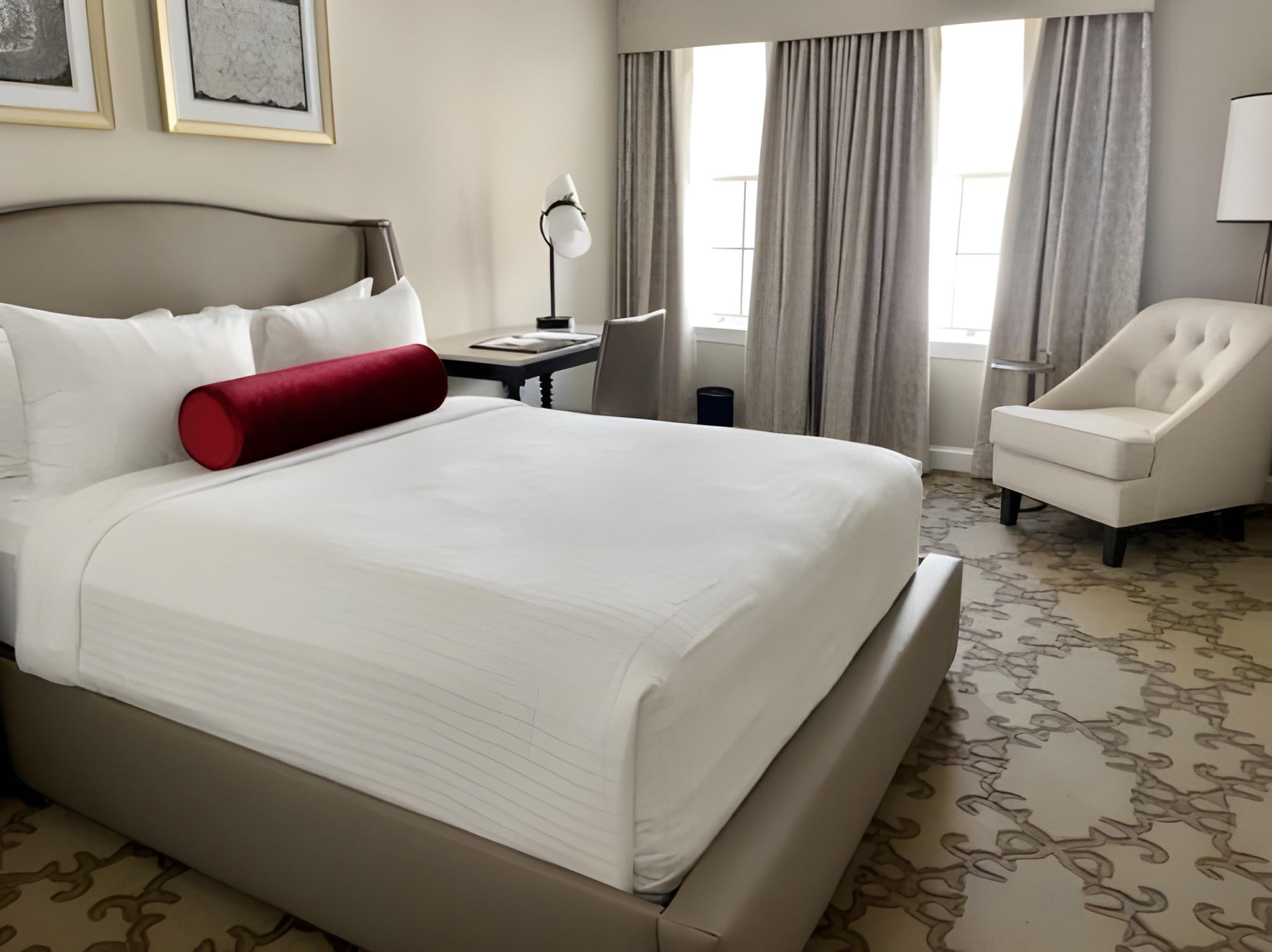 SUPERIOR, KING BED