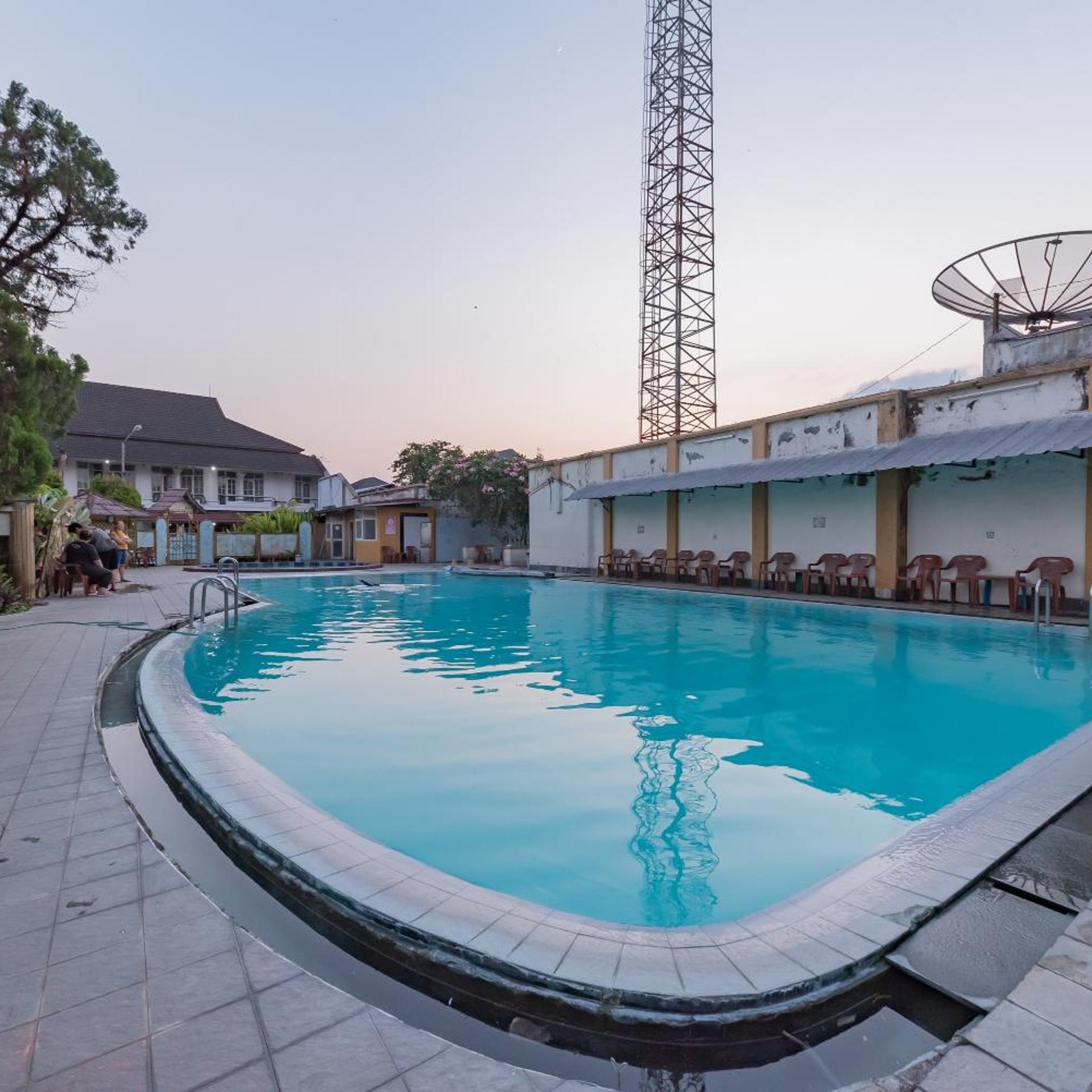 Crown Hotel Tasikmalaya 29/54