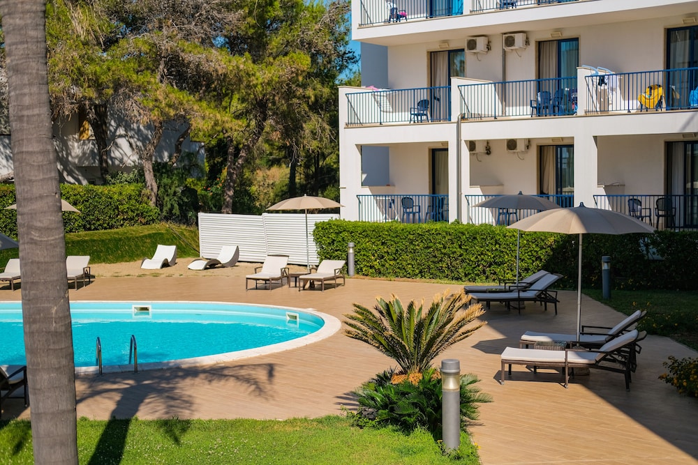 Tichos Greenblu Hotel 59/63