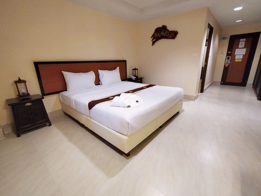 Rayong Lanna Hotel 10/56