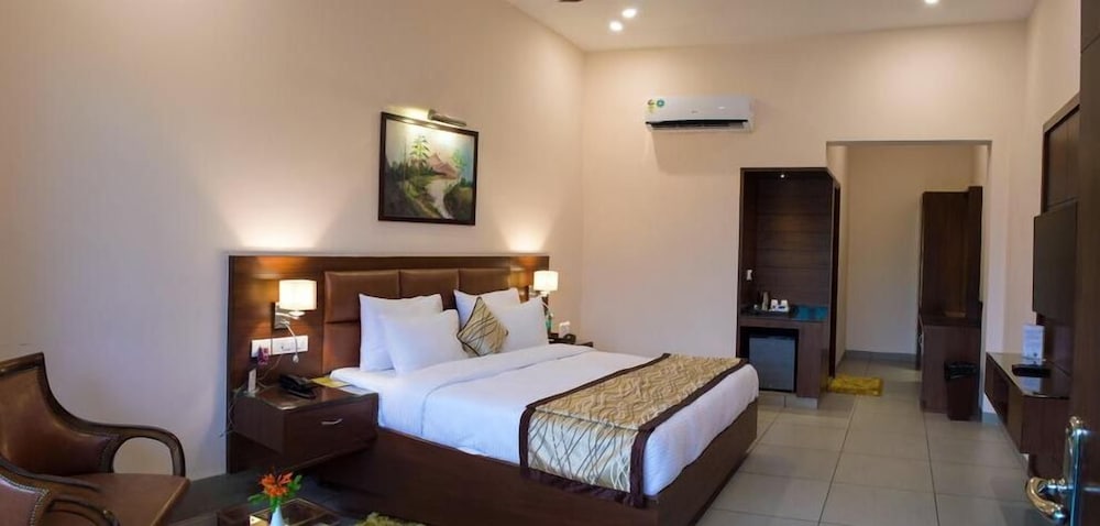 Corbett The Baagh Spa & Resort 11/29