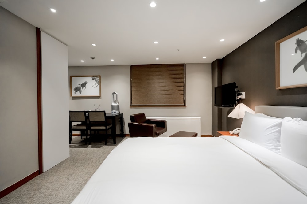 Oriens Hotel Residences 11/58