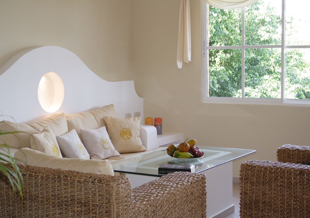 Lifestyle Crown Residence Suites 35/52