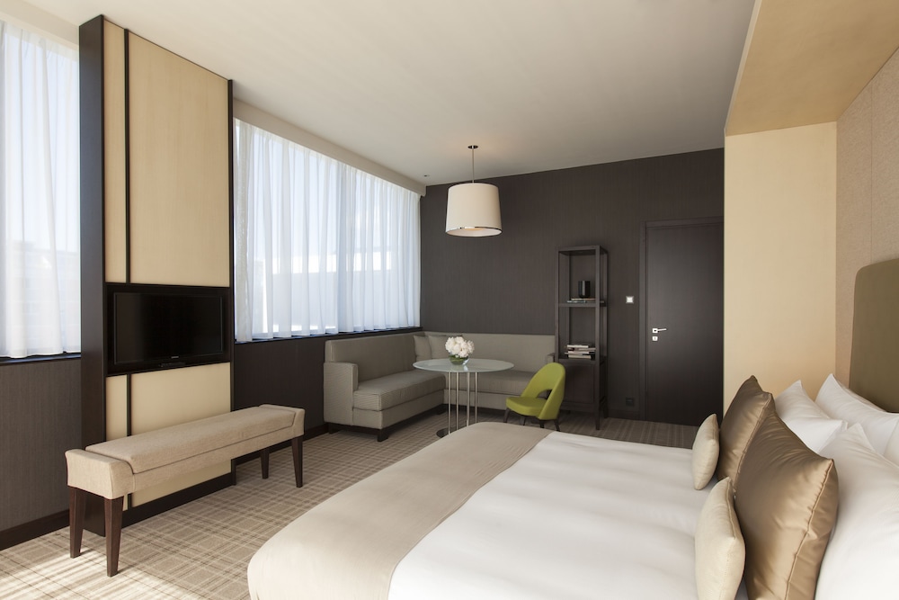 Crowne Plaza Geneva 32/82