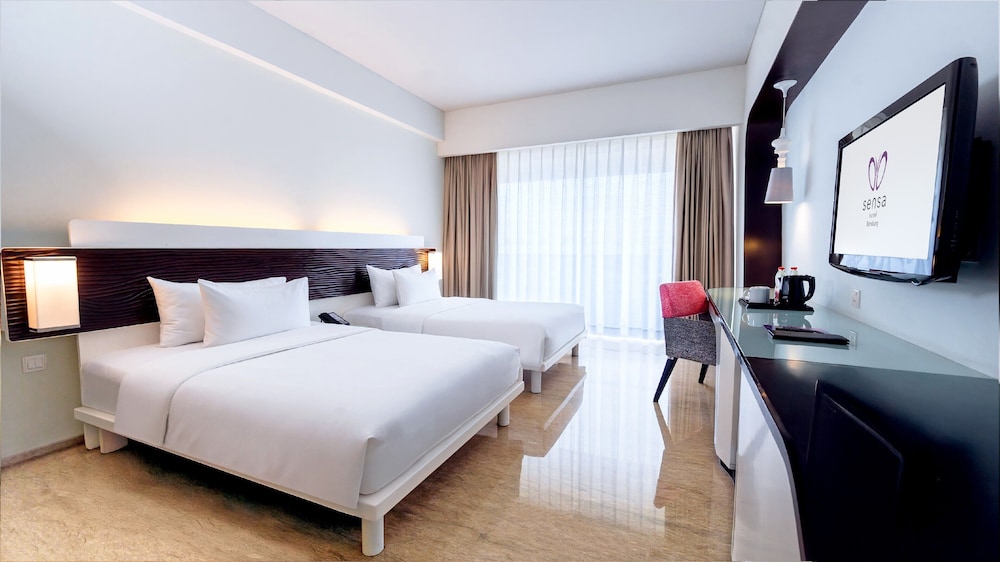 Superior, Twin Beds, City View, Balcony