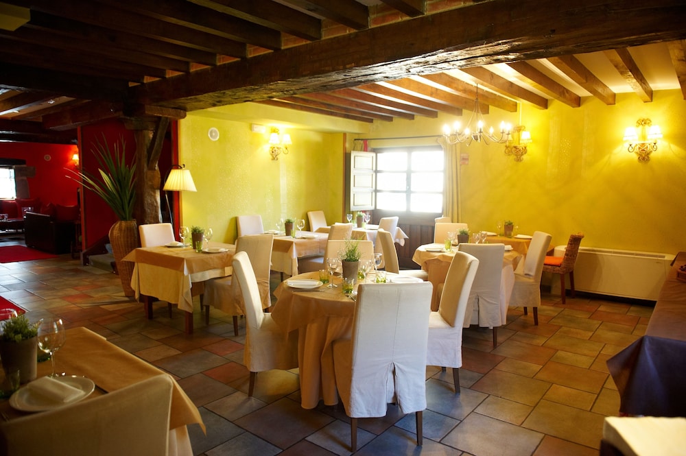 La Casona de Revolgo 33/44