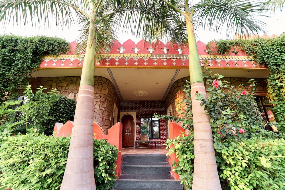 THE COUNTRY SIDE RESORT 3/48