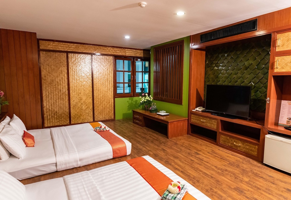Dang Derm Hotel 19/68