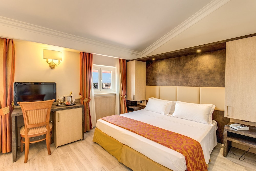 ROOM, SINGLE, DOUBLE BED