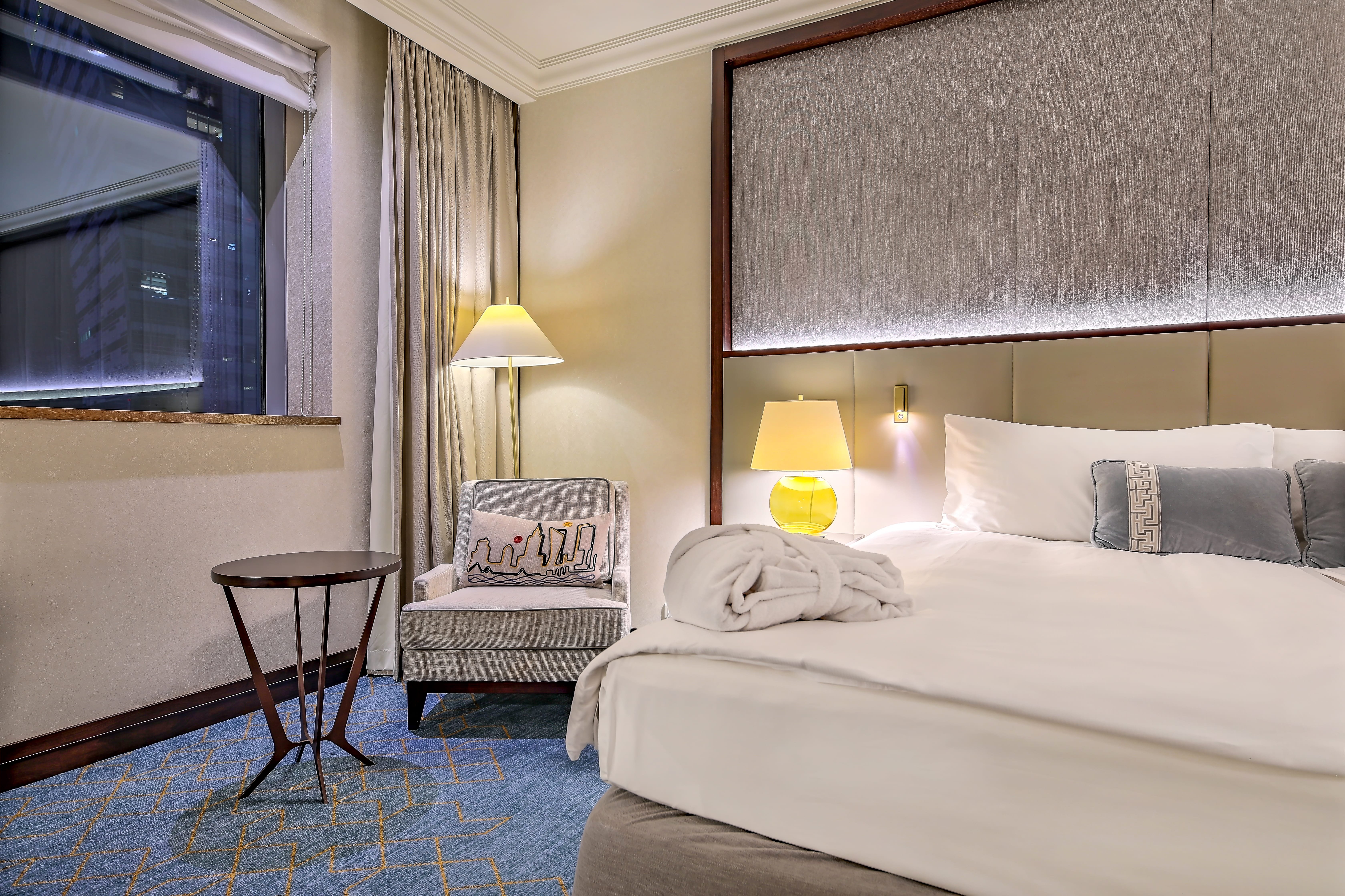 Intercontinental Warsaw 31/81