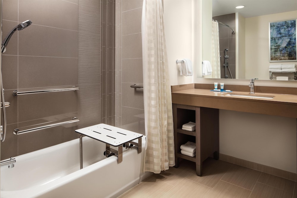 Hyatt House San Jose/Cupertino 66/67
