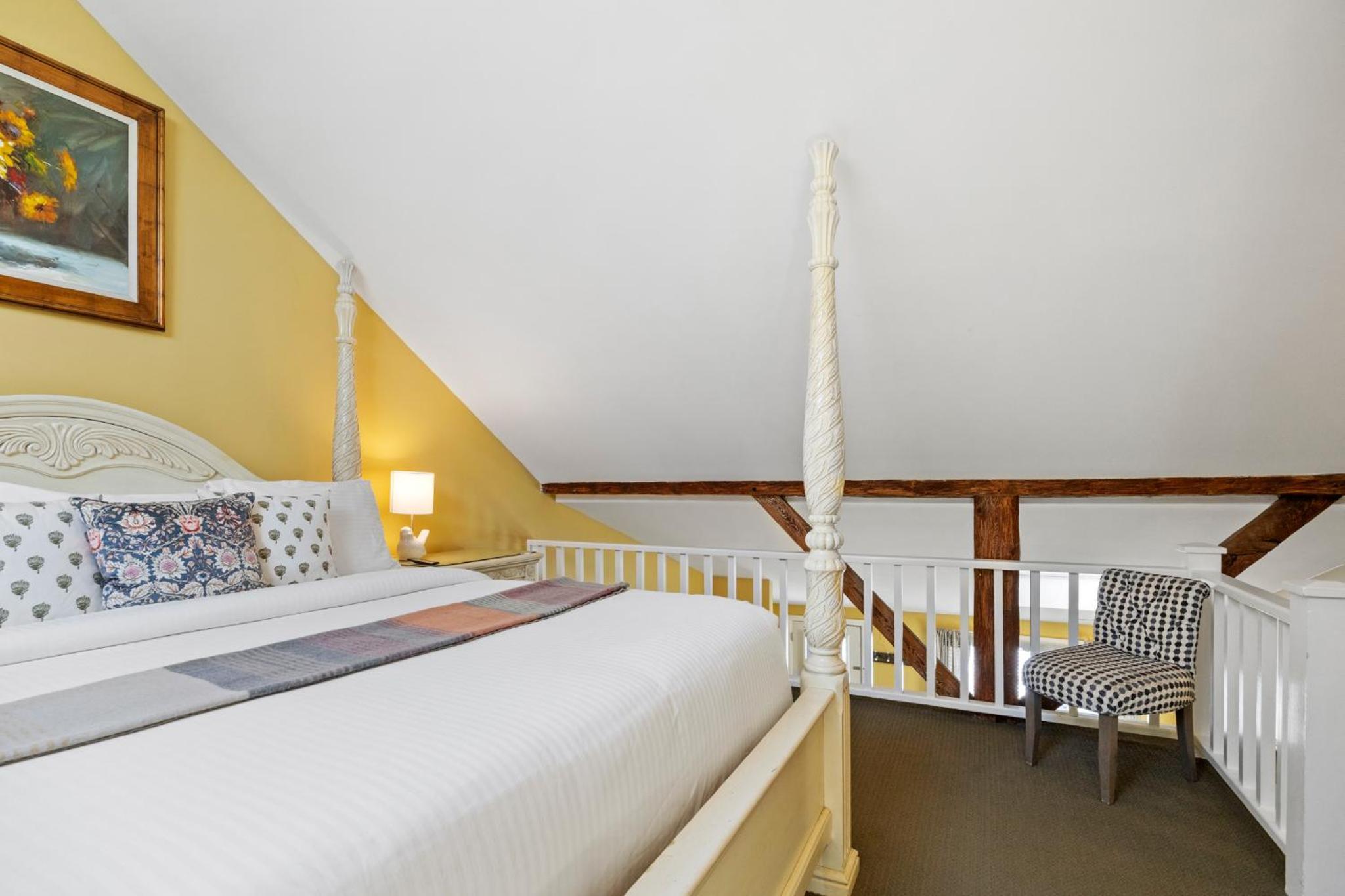 Hartstone Inn 7/50