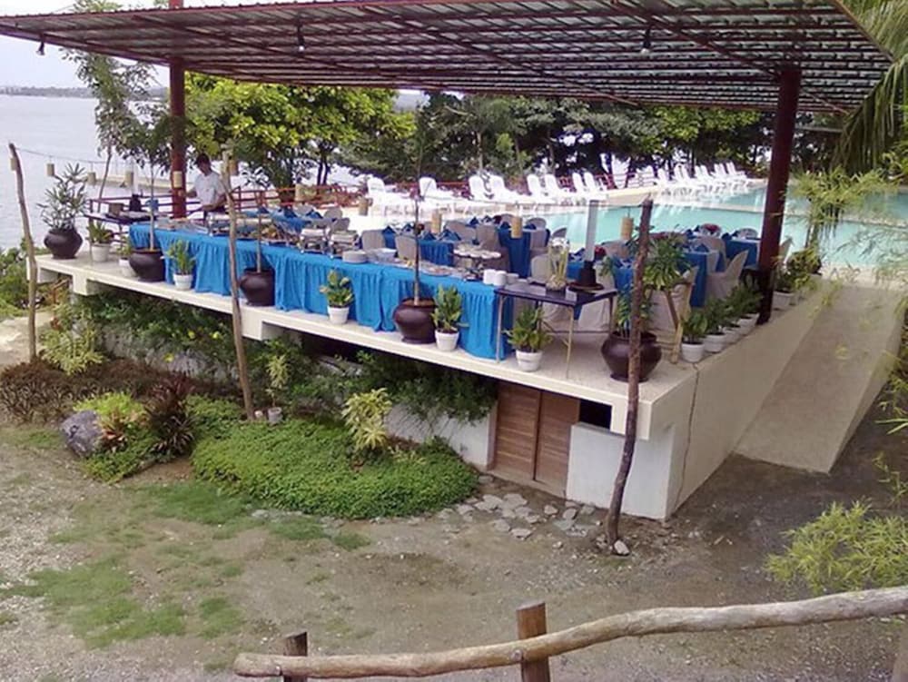 Almont Beach Resort 28/35